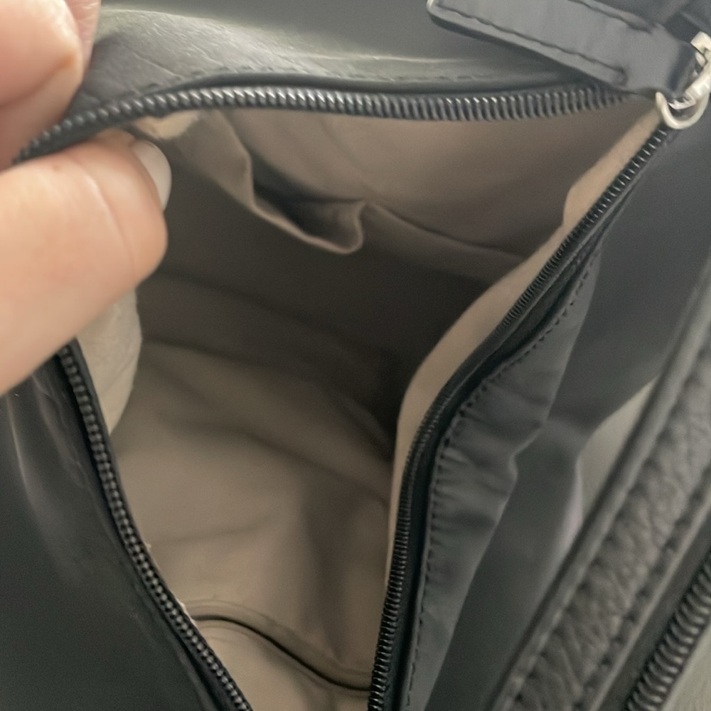 Black backpack - Picture 3 of 5